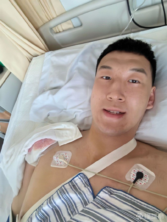 杜润旺接受肩膀手术，媒体人：看来他对下一份合同很有信心